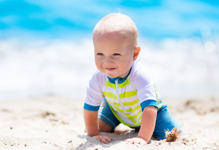 Maillot de bain et gilet de flottabilité pour enfants