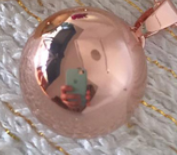 🌿 Bola de grossesse apaisante – pendentif sphère, doux tintement, symbolique & élégant