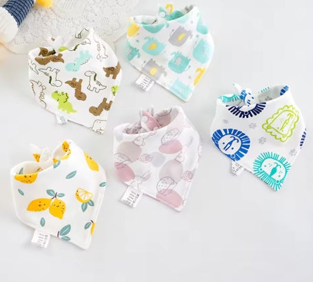 Bavoir triangle en double coton : baver n'a jamais été aussi mignon ! (lot de 5 pièces)