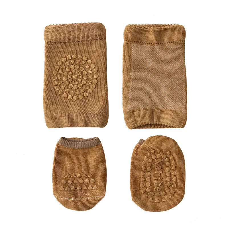 Ensemble chaussettes et genouillères : protection pour une meilleure découverte du monde