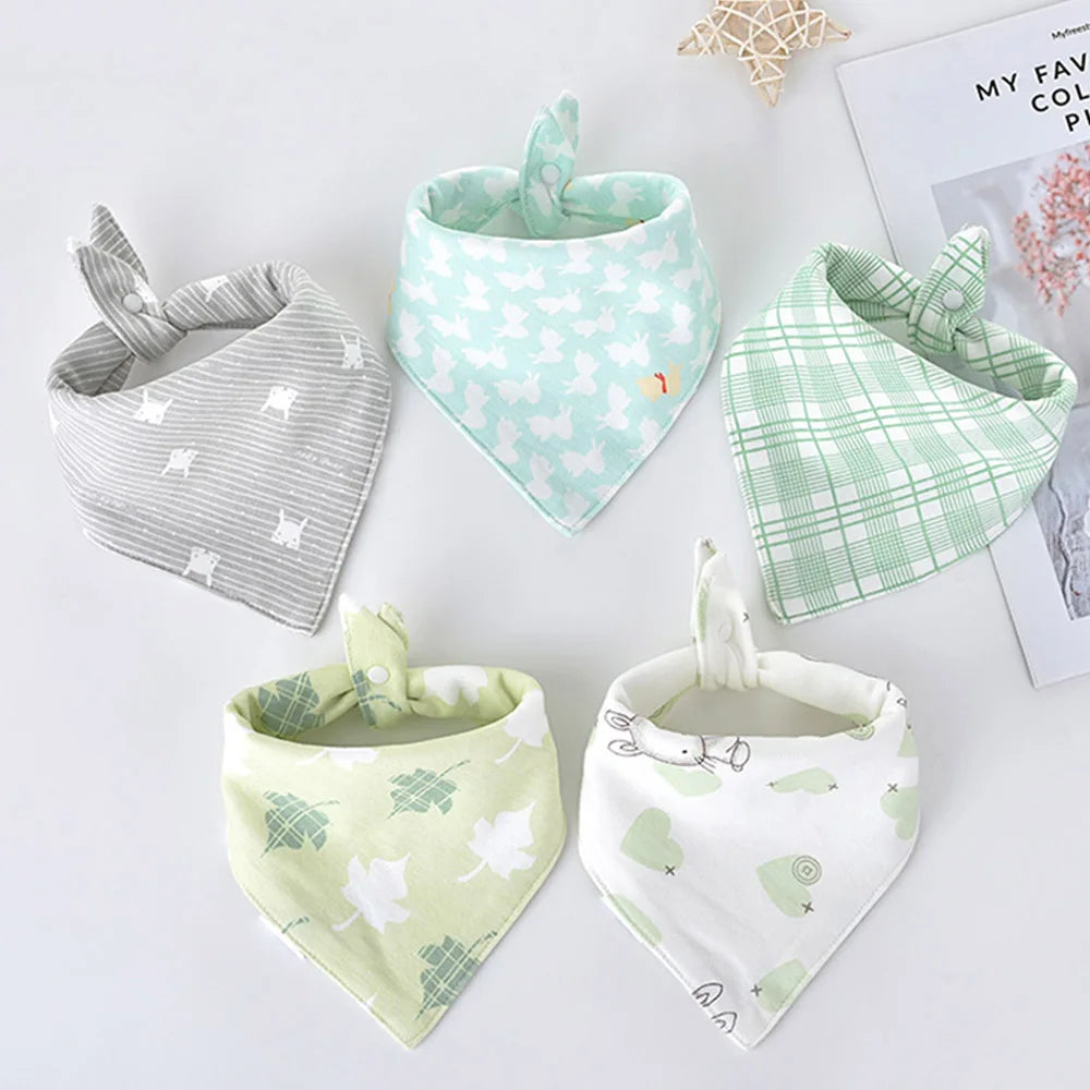 Bavoir triangle en double coton : baver n'a jamais été aussi mignon ! (lot de 5 pièces)