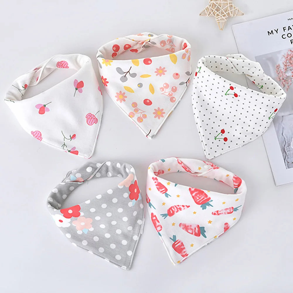 Bavoir triangle en double coton : baver n'a jamais été aussi mignon ! (lot de 5 pièces)