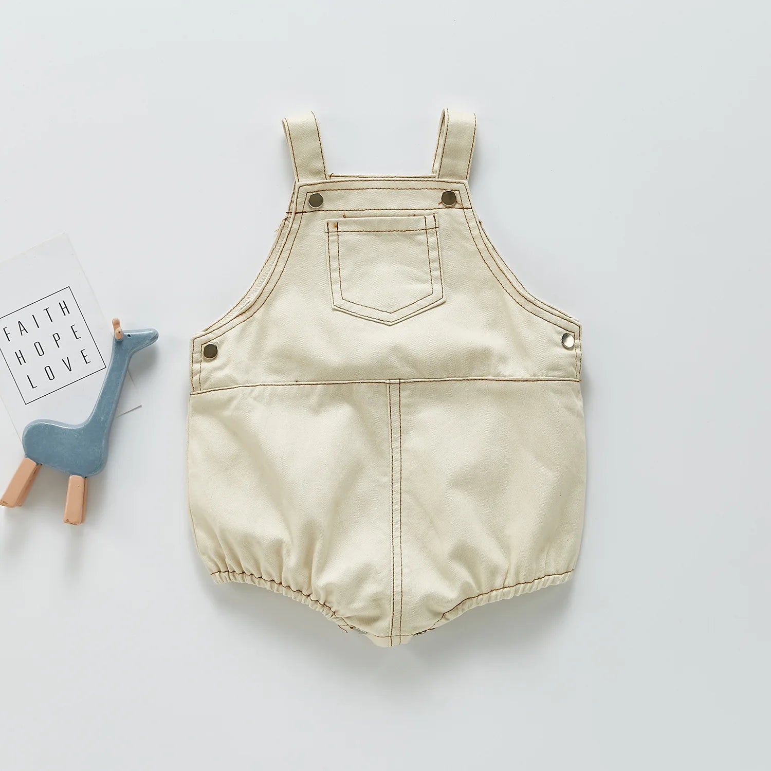 Barboteuse en jean : un look tendance (garçon et fille)