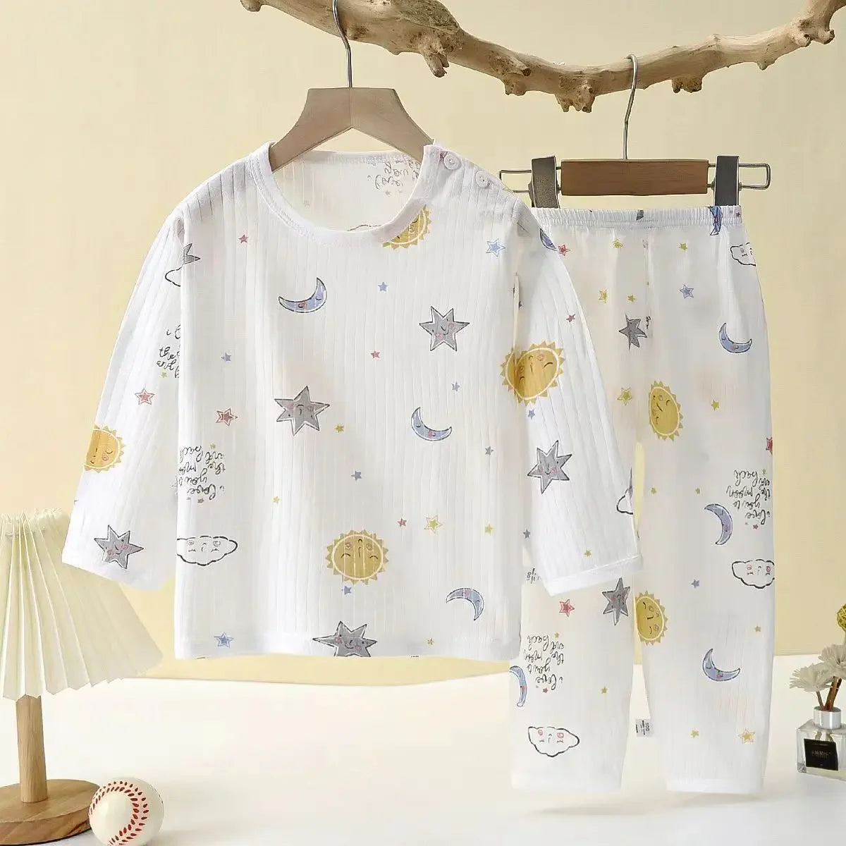 Pyjamas 2 pièces : le confort douillet pour les petits rêveurs (garçon et fille)