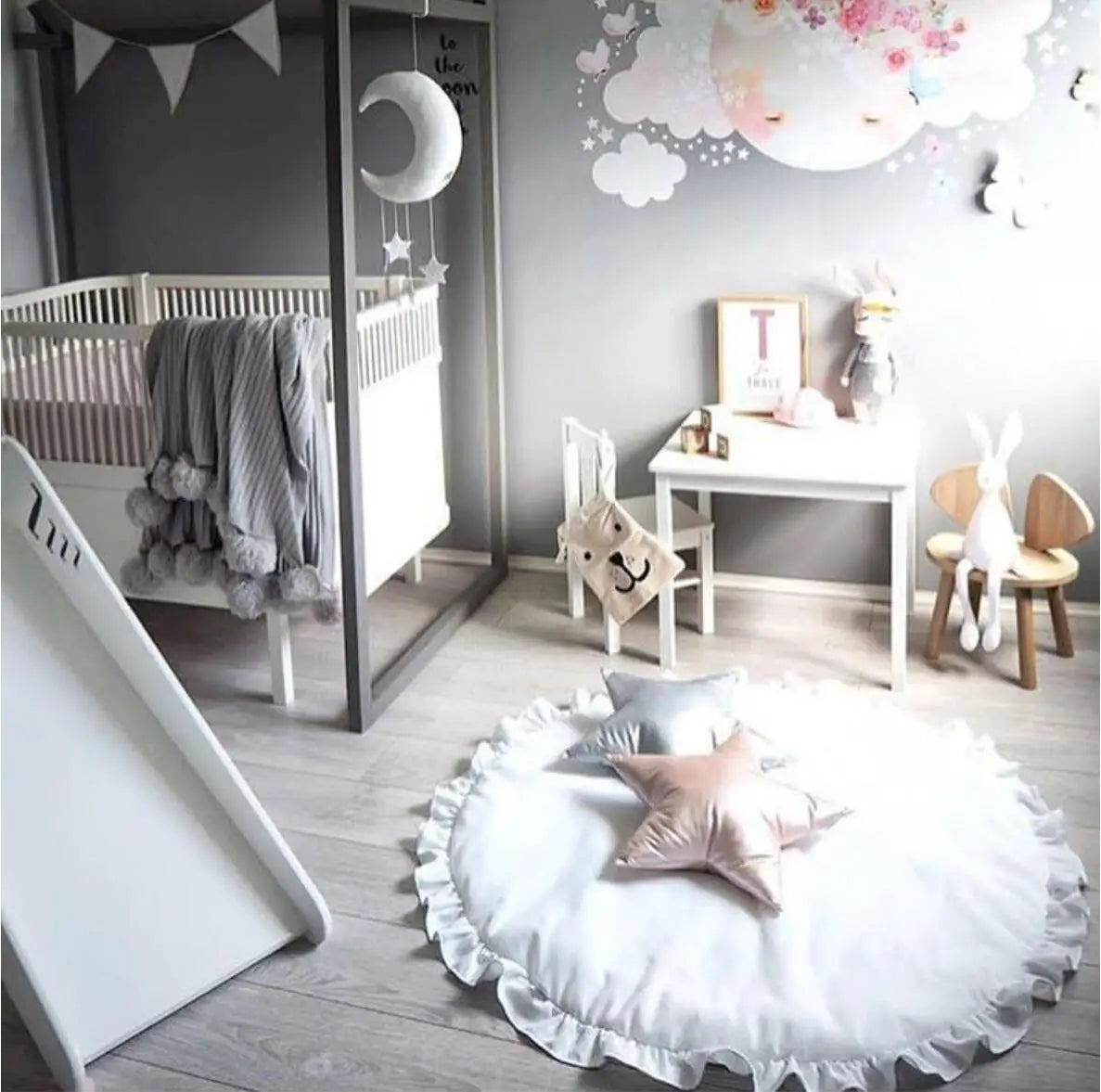 Tapis de sol rond : douceur et tendresse réunis