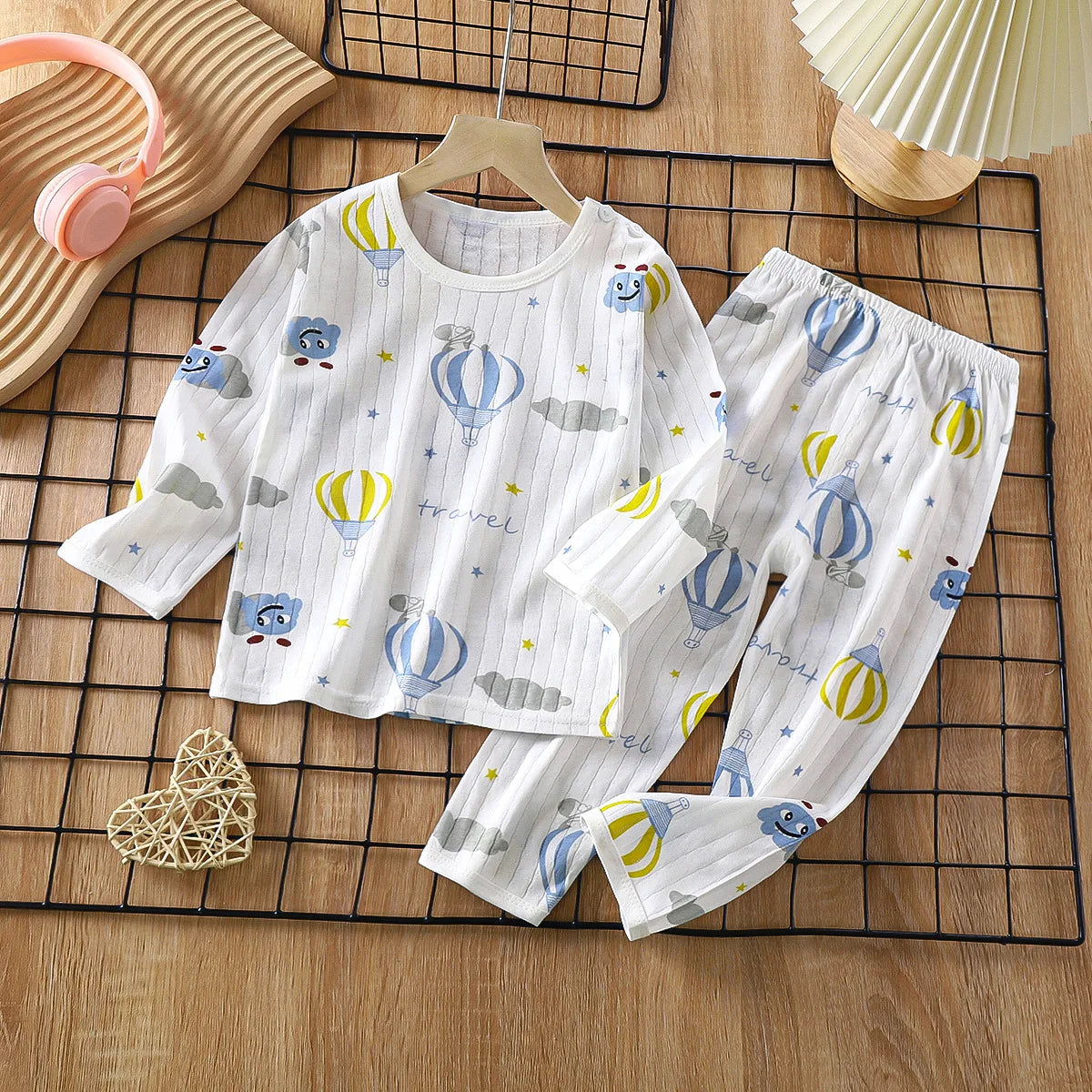Pyjamas 2 pièces : le confort douillet pour les petits rêveurs (garçon et fille)