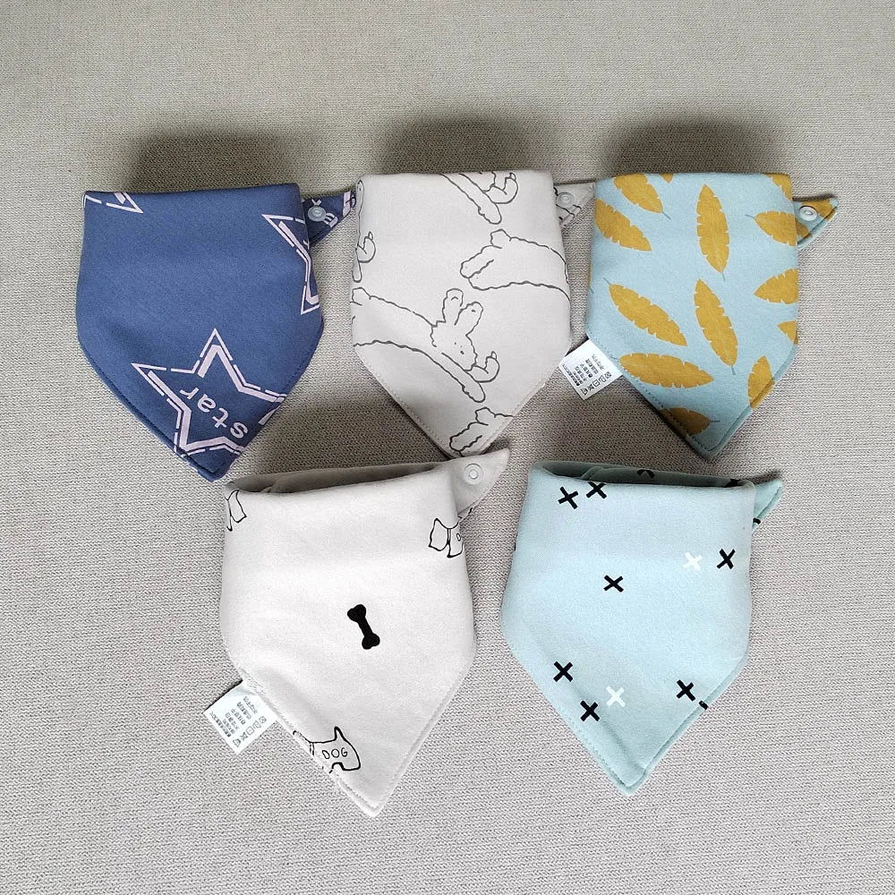 Bavoir triangle en double coton : baver n'a jamais été aussi mignon ! (lot de 5 pièces)