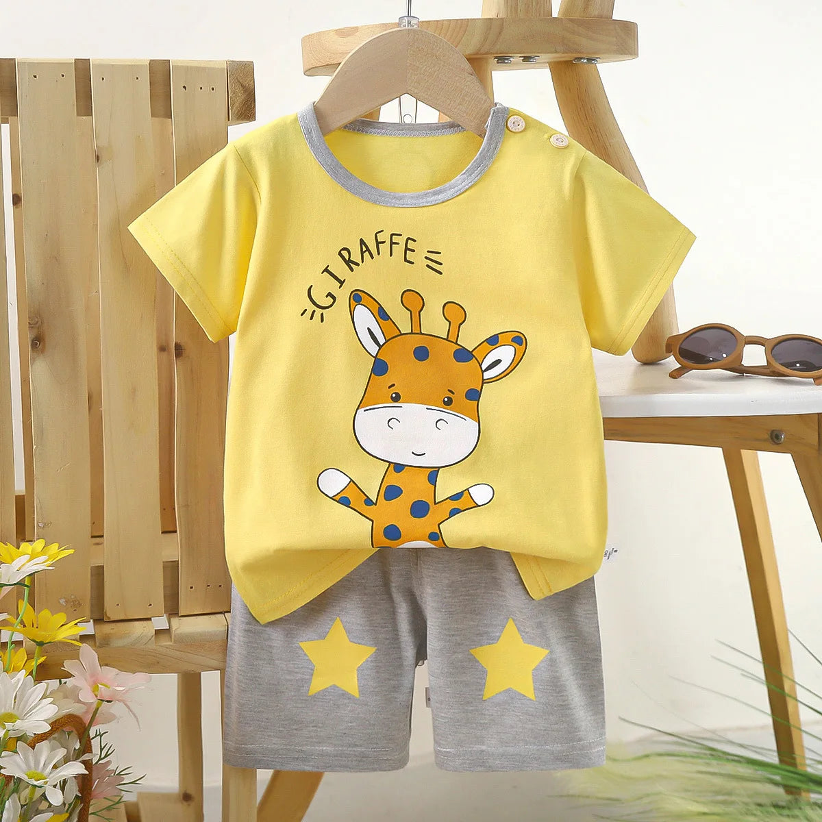 Ensemble 2 pièces garçon : quand les animaux s'invitent avec style !