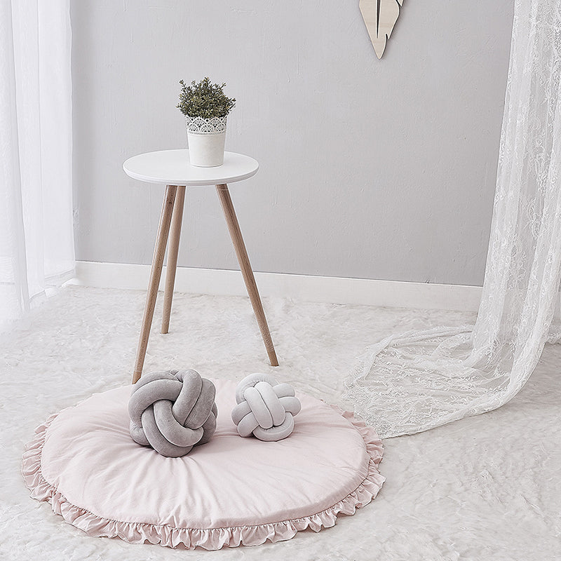 Tapis de sol rond : douceur et tendresse réunis