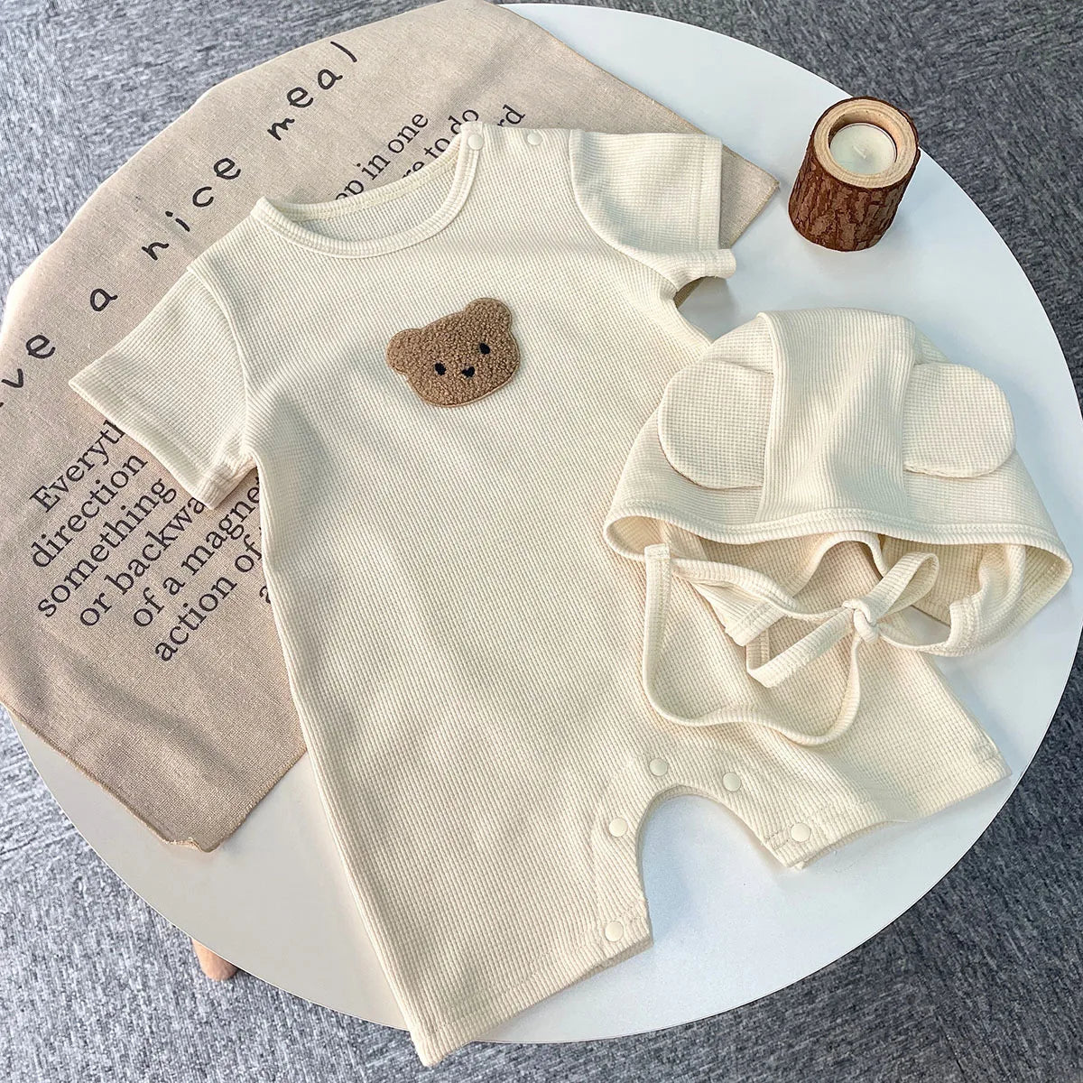 Combinaison en coton "petit ourson": liberté de mouvement (garçon et fille)