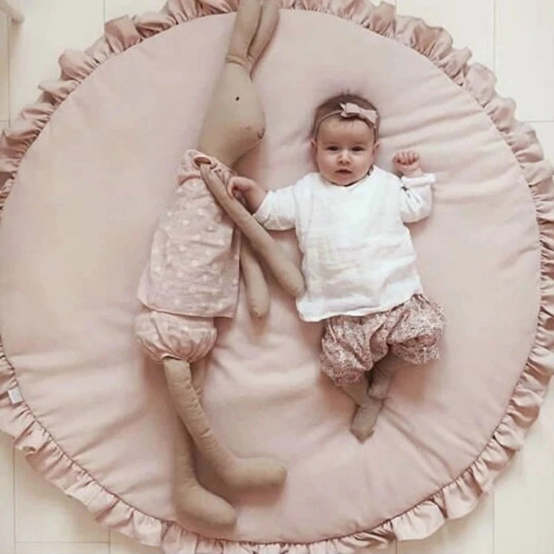 Tapis de sol rond : douceur et tendresse réunis