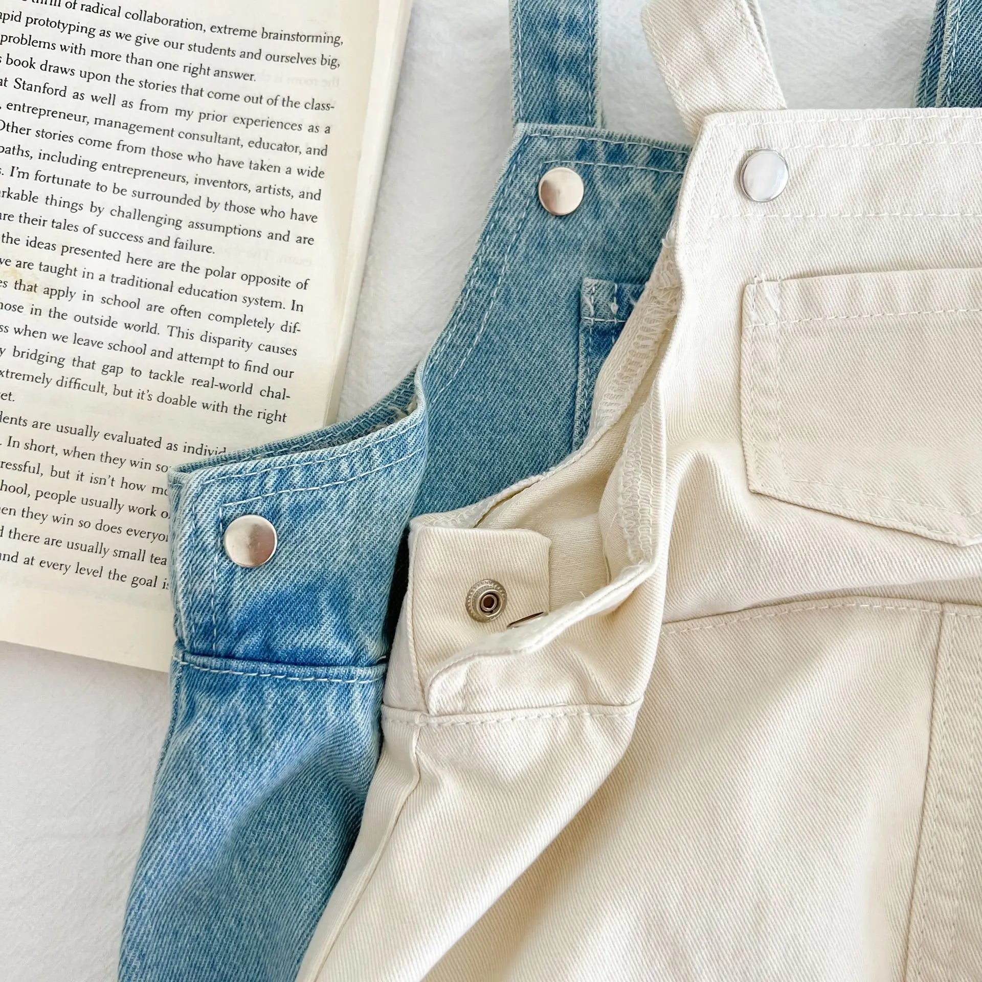 Barboteuse en jean : un look tendance (garçon et fille)