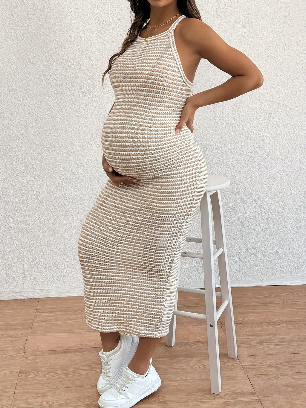 👗 Robe de maternité rayée beige – Confort extensible et chic - FamilyLK