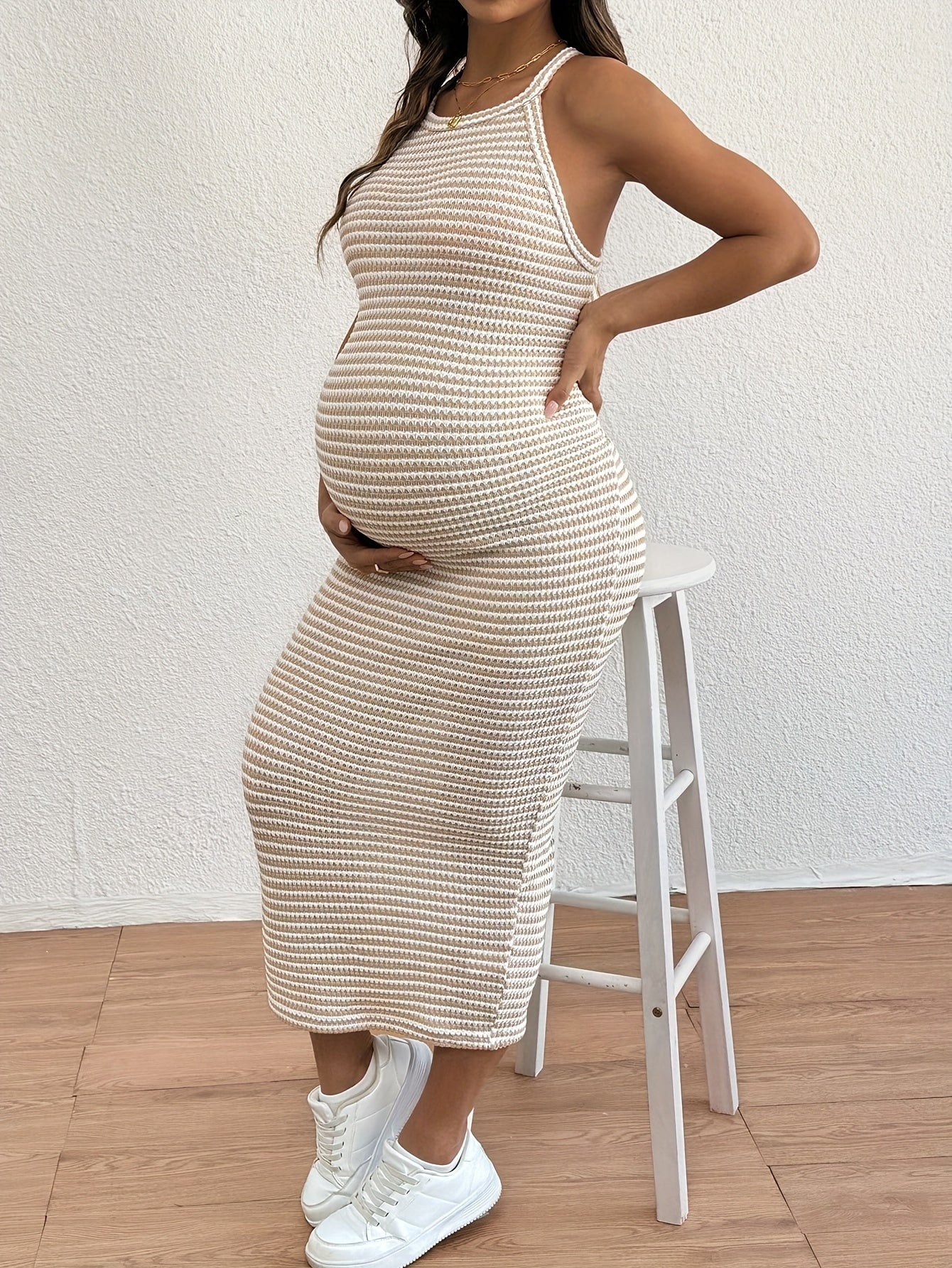 👗 Robe de maternité rayée beige – Confort extensible et chic - FamilyLK